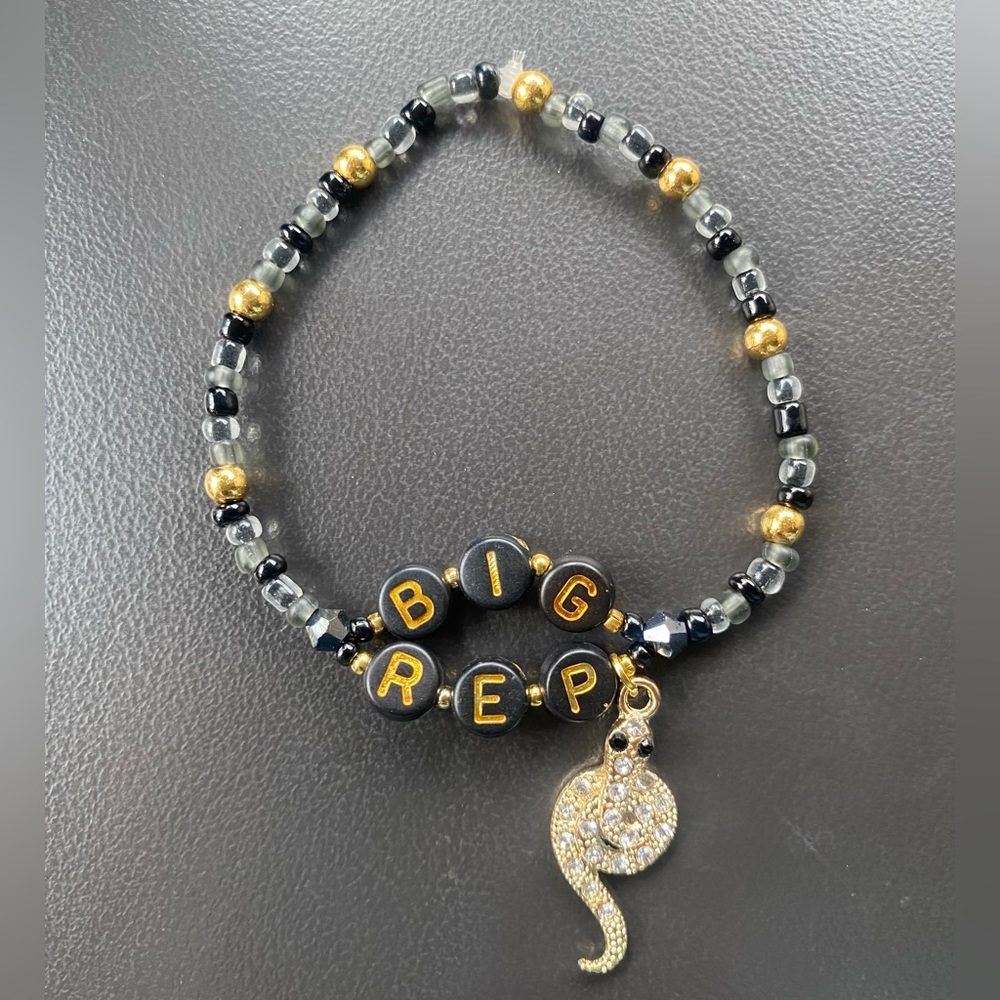 Taylor Swift Friendship Bracelet